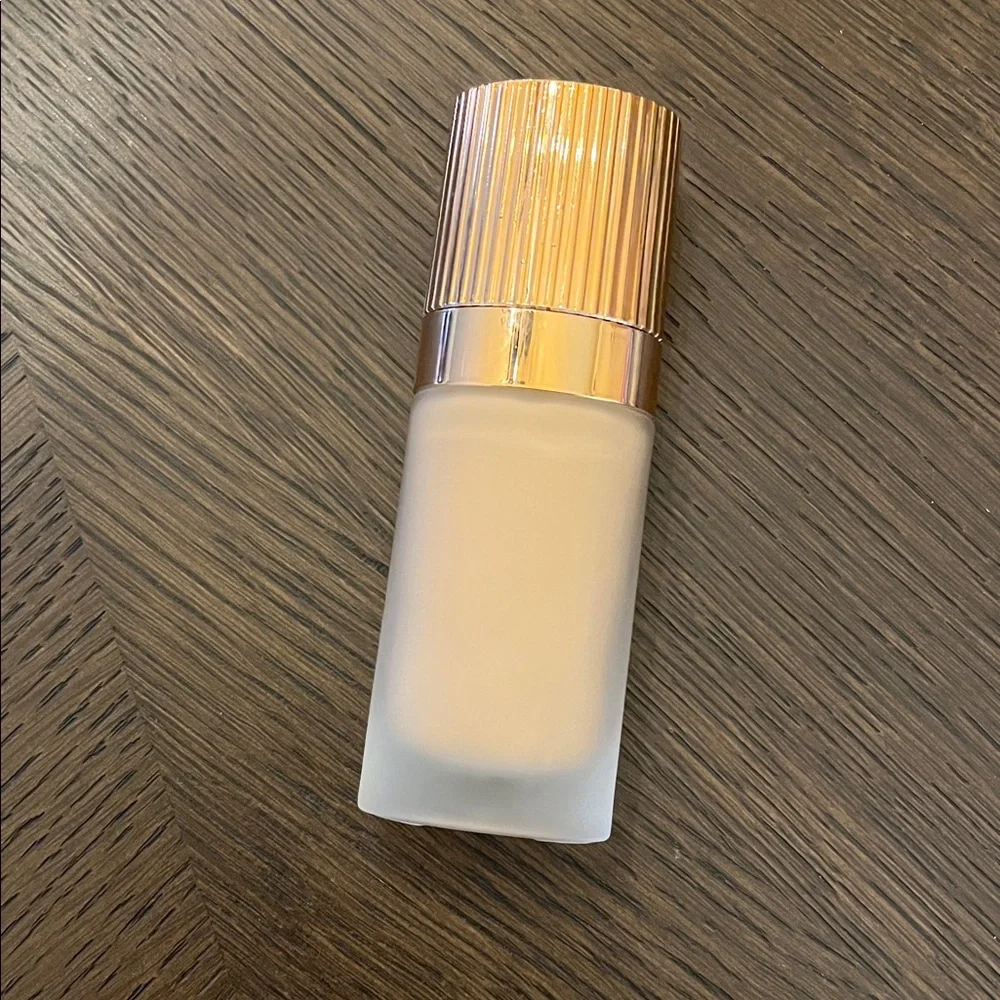 Charlotte Tilbury Airbrush Flawless Longwear Foundation 5.5 Neutral OG Formula